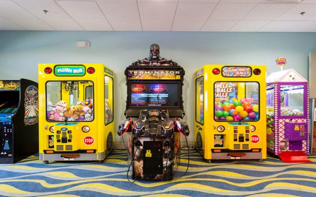 Themed Bedrooms & Private Pool Near Disney