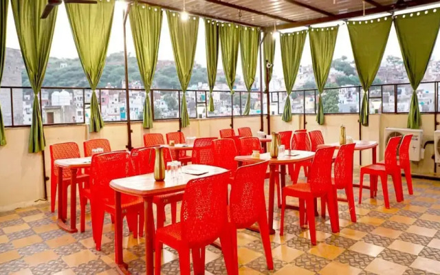Hotel Qadri 400 Mtrs from Dargah