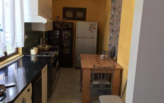 Guest House On Tabidze 2