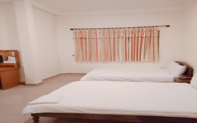 Quang Chien Hotel by Zuzu