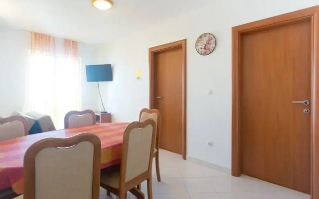 Charming Apartments With Private Balcony and City View Seget Donji