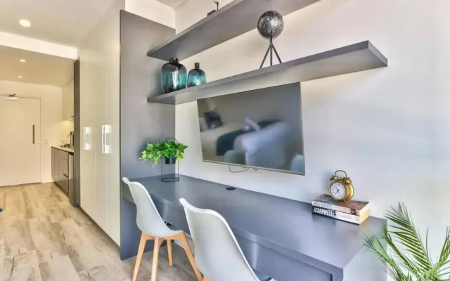 Arty Modern Design Studio with Balcony and Pool
