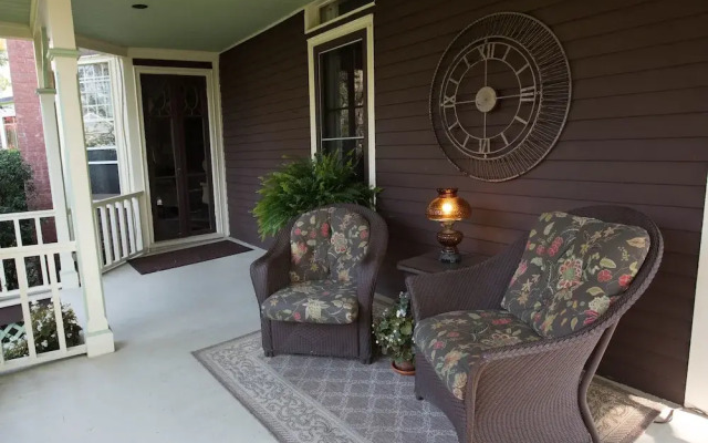 Ivy Lodge Bed & Breakfast