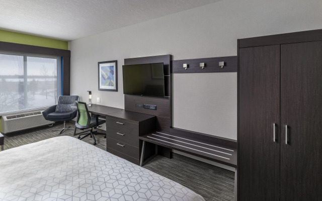 Holiday Inn Express & Suites Saskatoon East - University by IHG