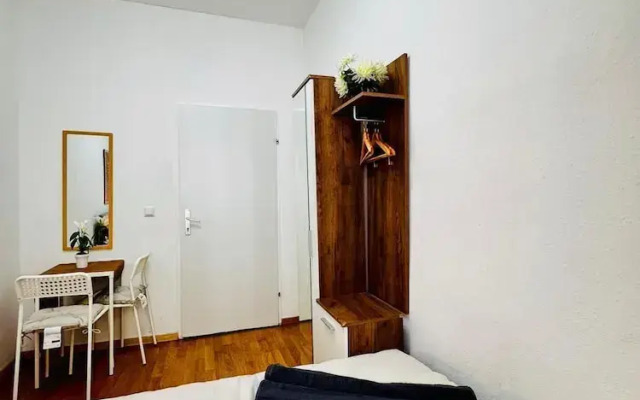 Affordable 4BR Near Stadthalle