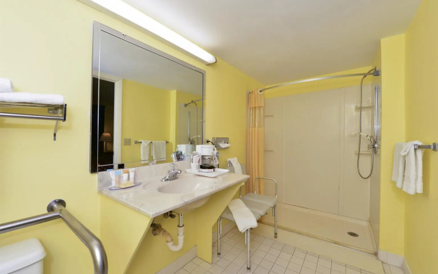 Americas Best Value Inn - Satellite Beach