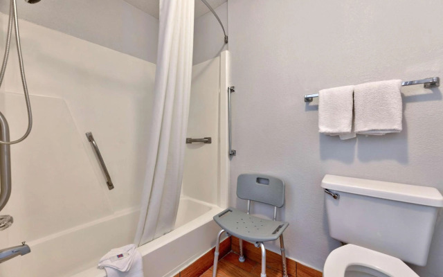 Motel 6 Cookeville, TN