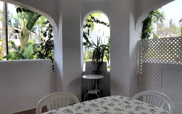 2 Bedroom Close to the Pool F-4