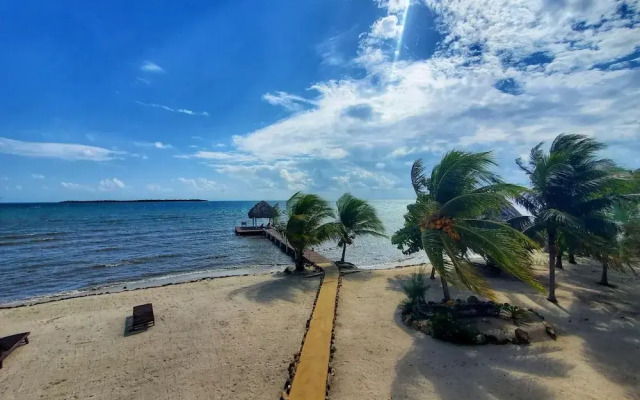Lucky Duck Villa - Huge Beachfront Pool and Pier