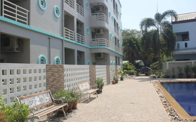 Lomsabai Apartments
