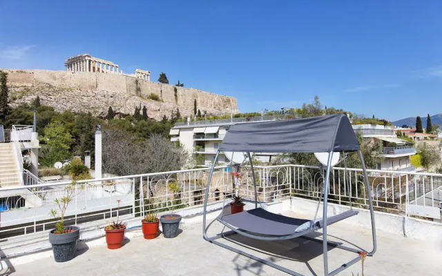 Your Home under the Acropolis Roofdeck