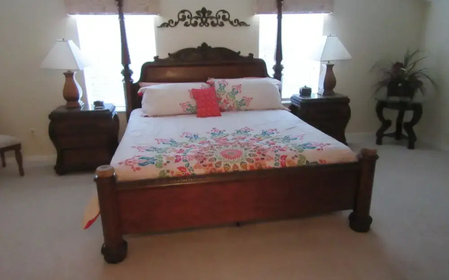 Glenbrook 5 Bed / 4 Bath Home