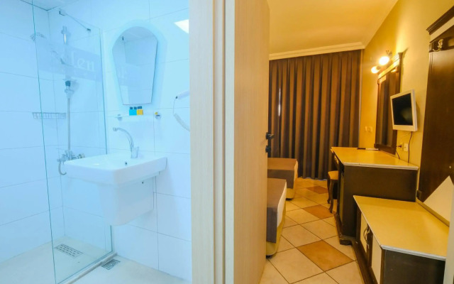 Selen Hotel Icmeler