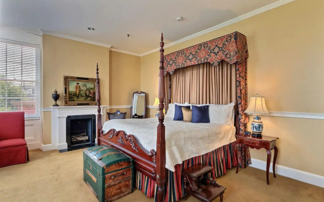 The Presidents' Quarters Inn