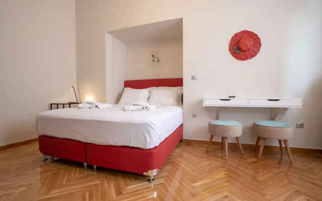 Luxurious 4 Bdrm 3Bath Apt 1- Athens