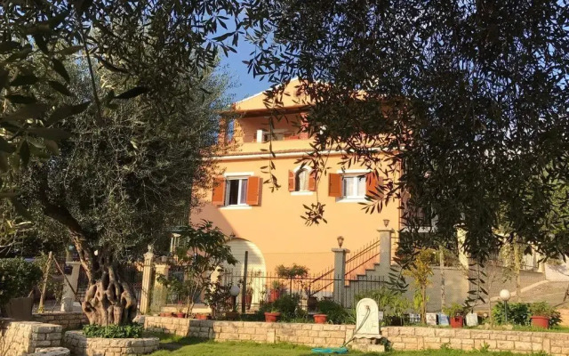 Villa Anna Apartments