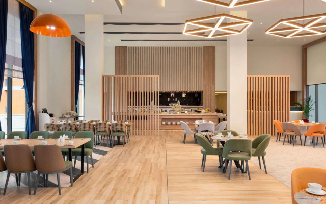 Ramada Encore By Wyndham Zomin
