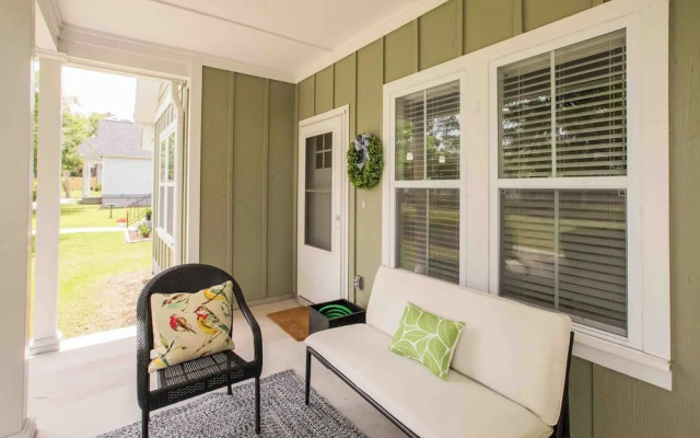 Chic Thomasville Home: Walk to Downtown!