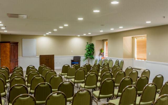 Microtel Inn & Suites By Wyndham Stockbridge/atlanta South