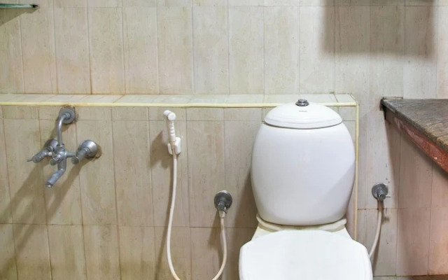 Stayz Inn near Marina Beach