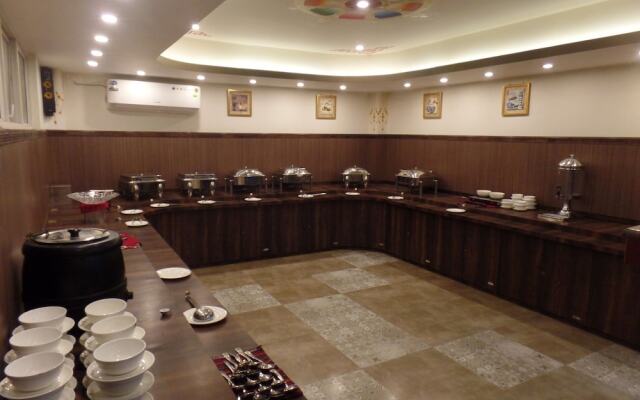 The Lindsay Cheu Den