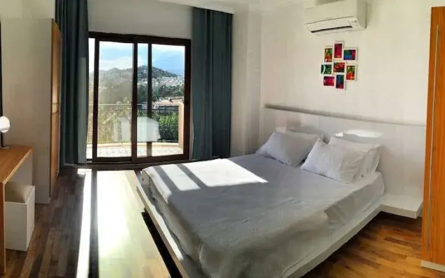 The Townhouse Apartment
