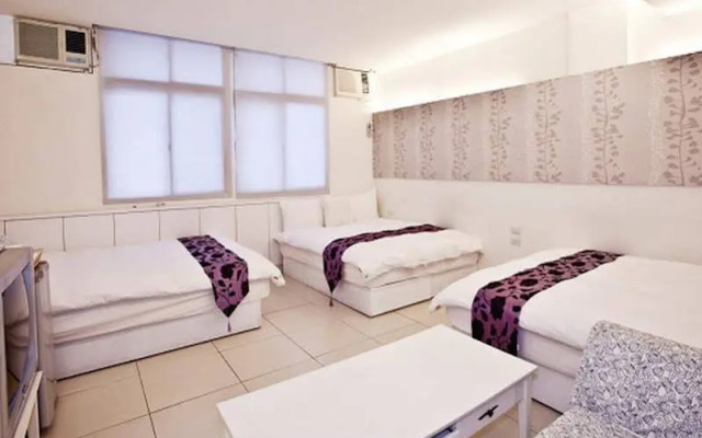 Moonstar Station Inn