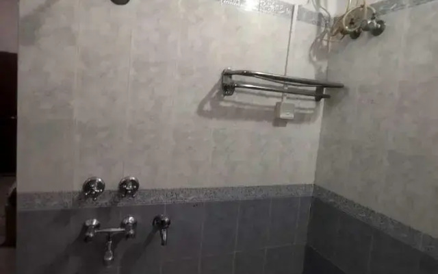 Spot On 702249 Shakti Homestay