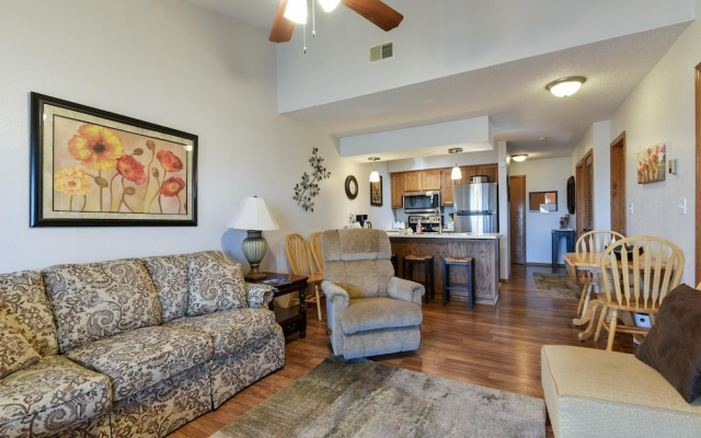 Divine 9 Condo - Resort Amenities - Fishing Lake - Hiking Trails - So Comfy!!