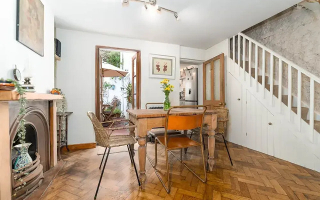 Host Stay Foundry Street Retreat