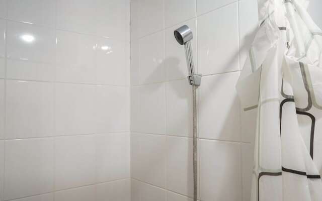 Cozy 2BR for 3 Pax Green Pramuka Apartment