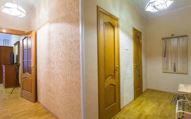 Apartment on Budapeshtskaya 7