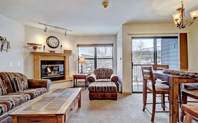 River Mtn Lodge E320