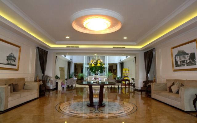 Amarelo Hotel Solo