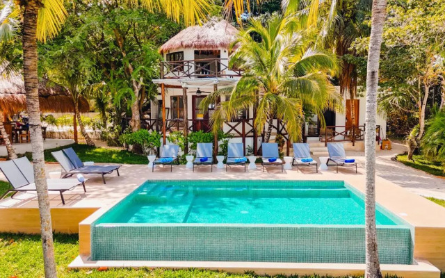 Azulea Bacalar Hotel & Spa - Lagoon Front