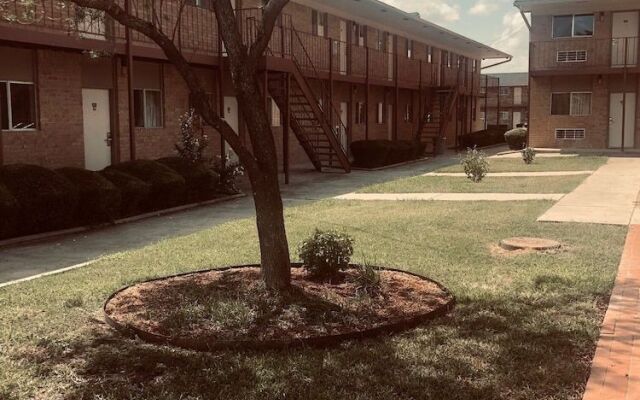 Hallmark Inn and Suites