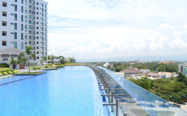 8 Newtown Blvd Apartments