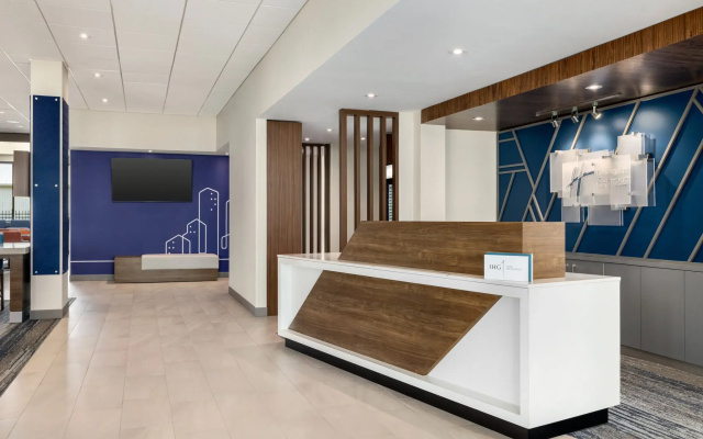 Holiday Inn Express Strathroy By Ihg