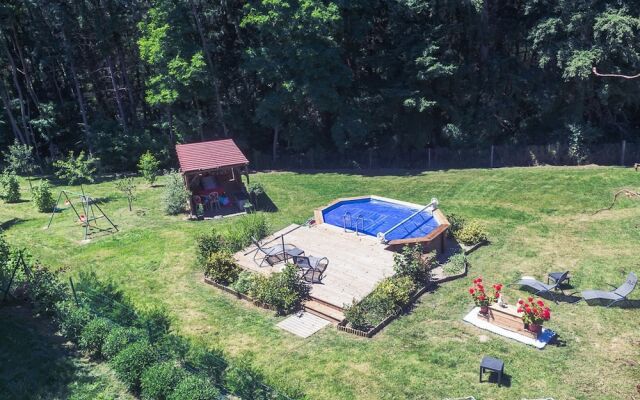 Holiday Home in Meaulne with Swimming Pool