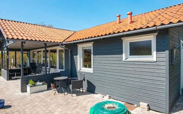 6 Person Holiday Home in Glesborg