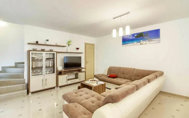 Luxury villa Banjole with private pool 200m from the beach