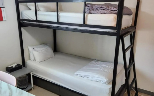 Y Hotel