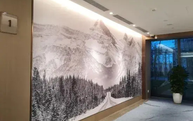 L+Snow Supreme Hotel