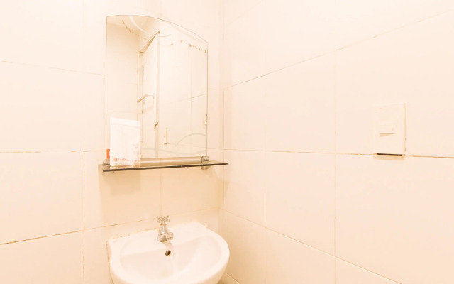 RedDoorz Premium near Greenbelt Makati