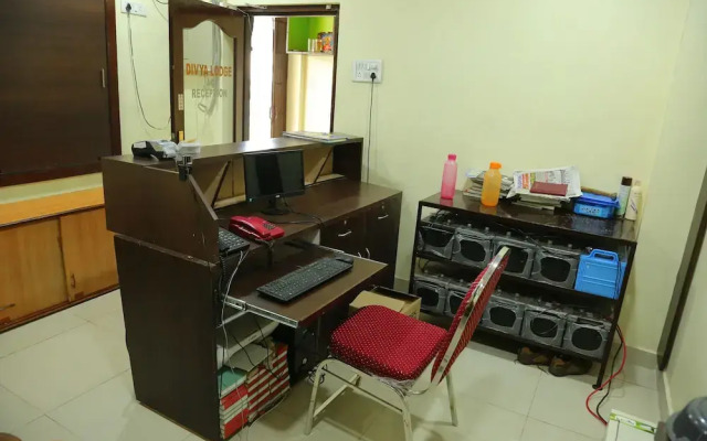 Divya Lodge & Hotel Rooms