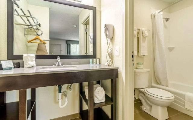 Quality Inn & Suites Creedmor - Butner