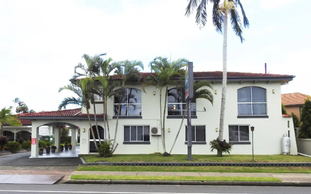 Tropic Coast Motel