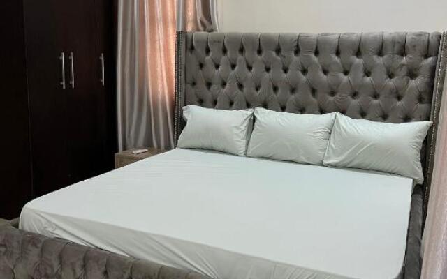 OEK Ensuite 2BED Top Floor flat Karsana Abuja