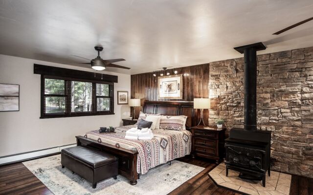 Rustic Pines Retreat