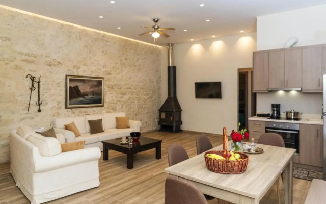 2 bedrooms appartement with enclosed garden and wifi at Ρούστικα